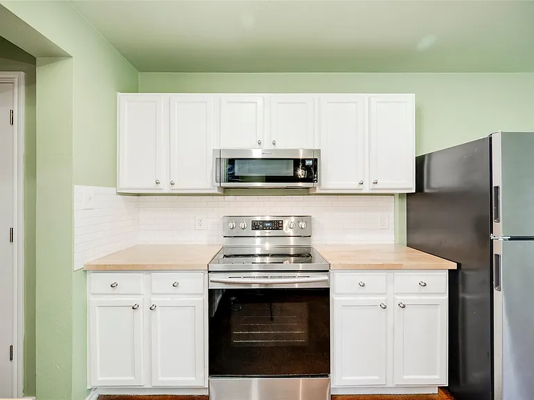 18325 Maxa Dr — Photo 13