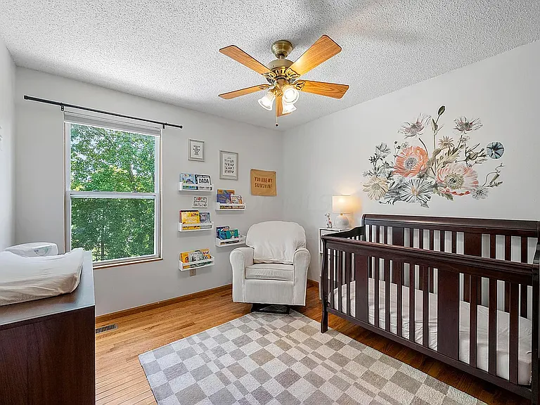 5131 Aurora Dr — Photo 10