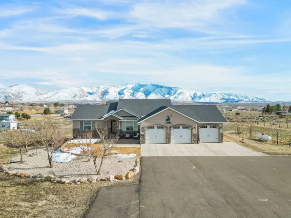 282 Blakeland Dr, Spring Creek, NV 89815