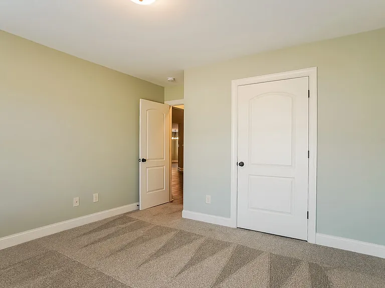 954 Airedale Trl — Photo 13