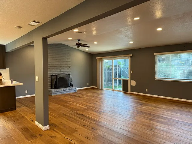 1055 Fox Meadow Way — Photo 2