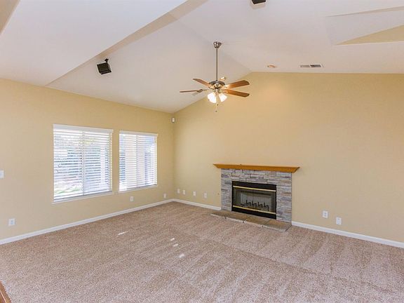 3rd image of 2941 E Deyoung Dr
