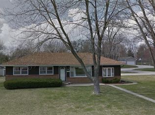 63 Barnes Dr, Decatur, IL 62526