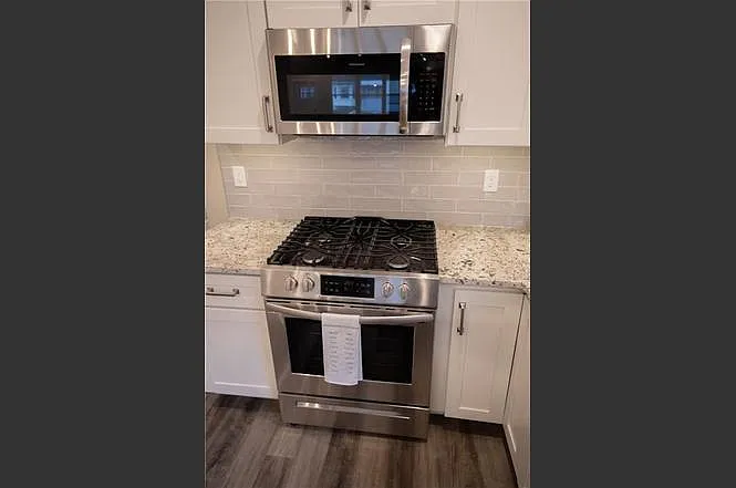 1709 Woodlawn Ave — Photo 14