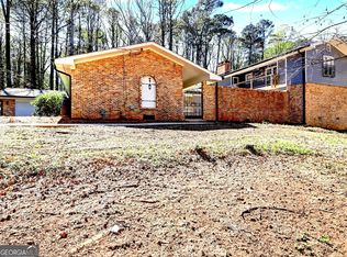 5213 Oxbow Rd, Stone Mountain, GA 30087