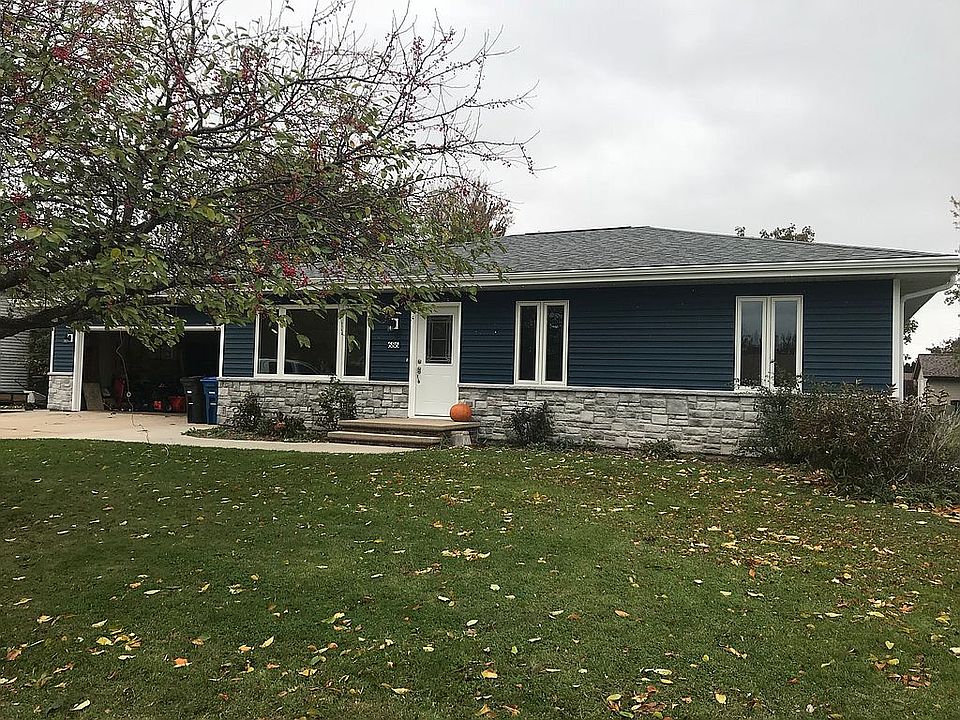 1st image of 686 Fair Oaks Dr