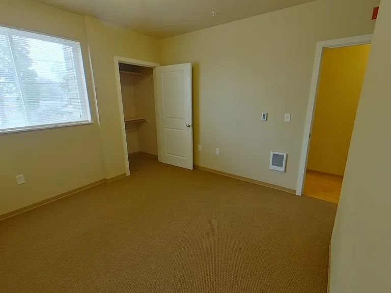 Midtown Apartments — Photo 31