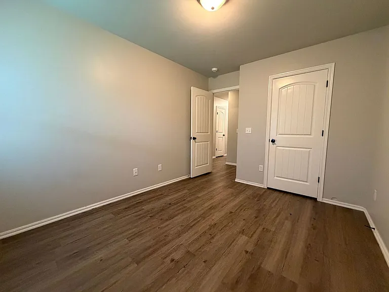 404 Chalk Hill Ct — Photo 41