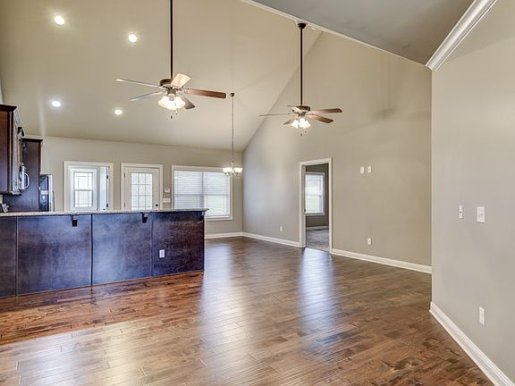 3rd image of 362 Big Station Camp Blvd APT A