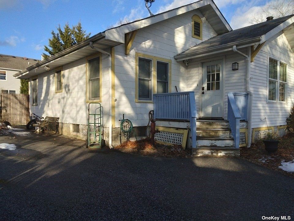 1st image of 1 School St