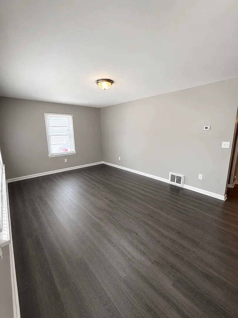 24 Vierling Drive Updated 2 Bed / 1 Bath Rental/Move In Speical! — Photo 4