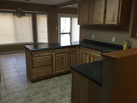 5th image of 4112 Applewood Dr