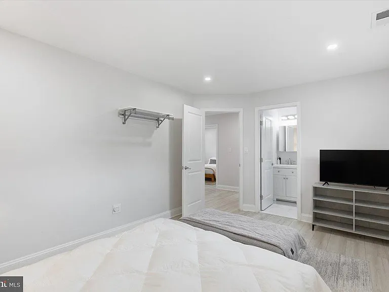 3823 Duke St — Photo 23