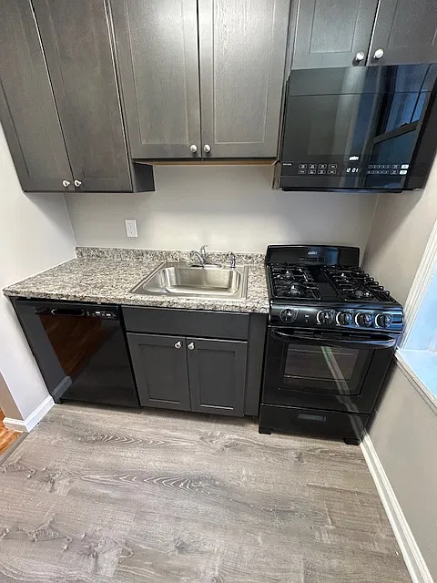 147 Vose Ave — Photo 3