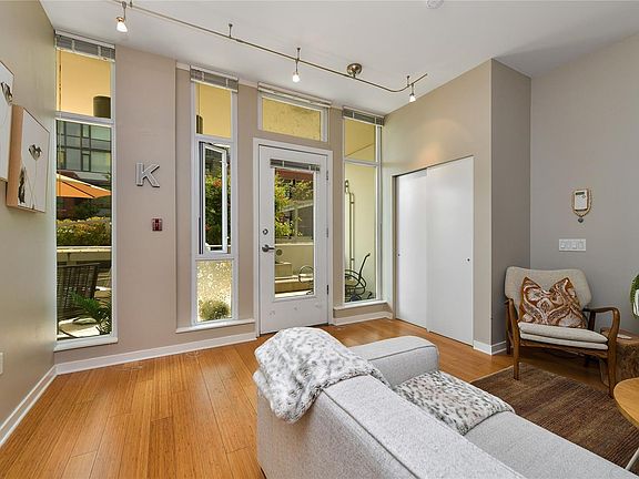 4th image of 373 Tyee Rd #111