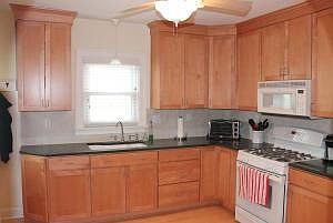 4th image of 1487 Westwood Ave