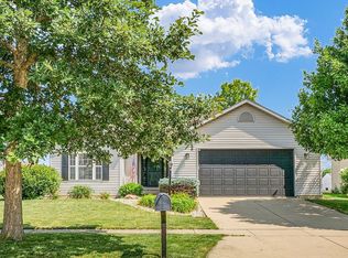 4006 Tallgrass Dr, Champaign, IL