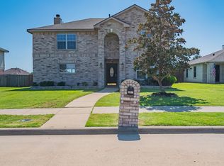 2056 Pinenut Dr, Mesquite, TX 75181