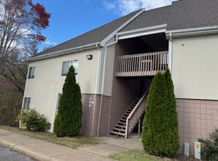 550 Borden Rd APT A6, Lexington, VA 24450