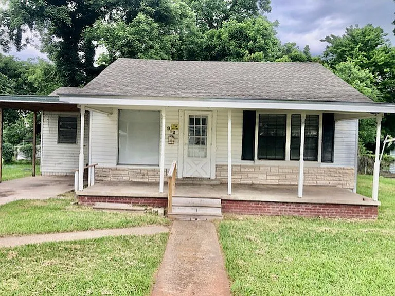 912 Rome St — Photo 1