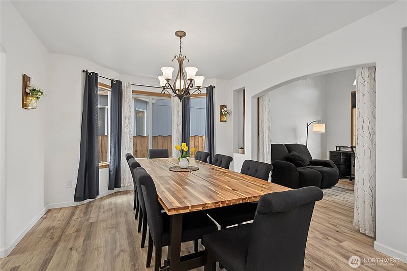 5th image of 17707 25th Avenue Ct E