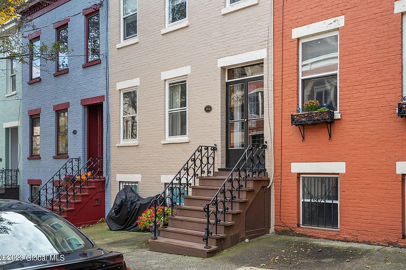2nd image of 190 Jay Street