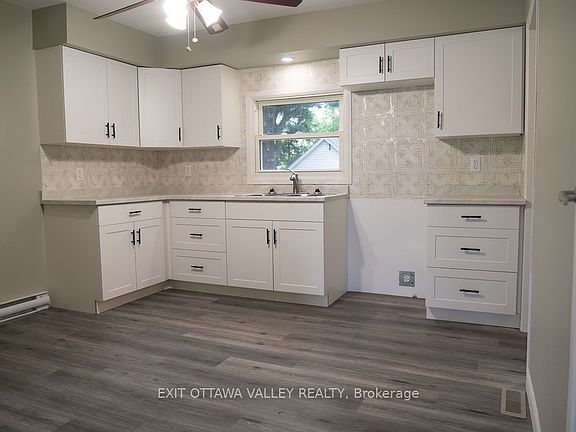 4th image of 400 Boundary Rd E