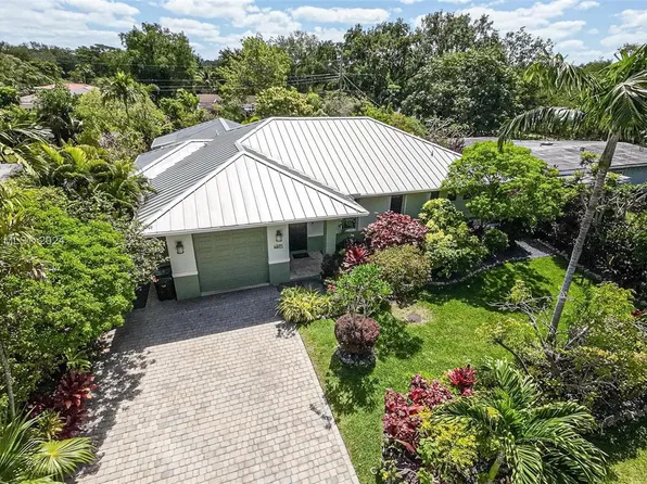 6521 SW 64th Ct, South Miami, FL 33143