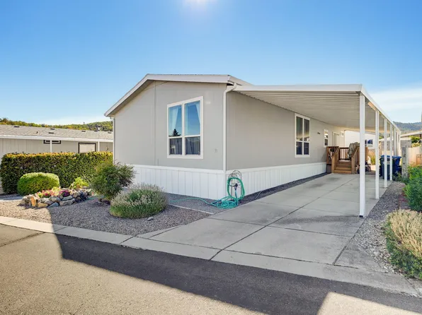 8401 Old Stage Rd, Central Point, OR 97502