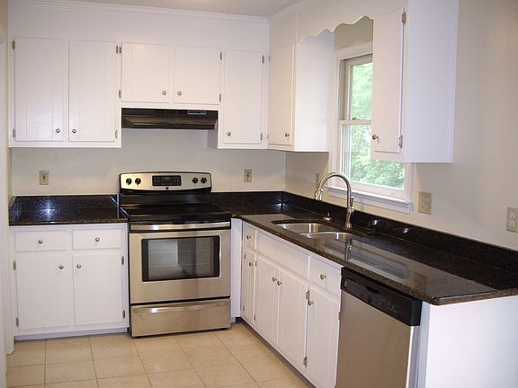 5th image of 3011 Longst Dr