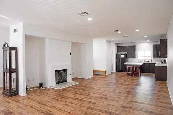1 bed, 2902 sqft, $1,100 — Photo 3