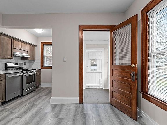 2nd image of 605 N Center St