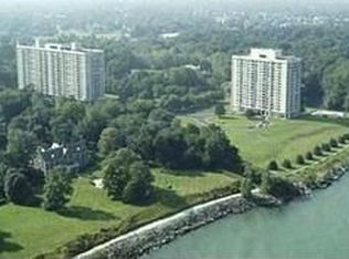 2 Bratenahl Pl #1C, Bratenahl, OH 44108