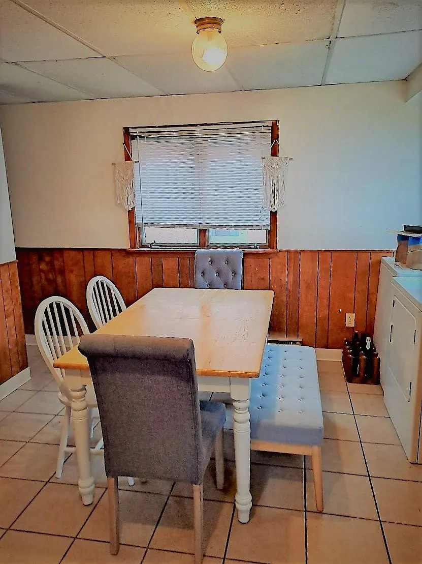 401 W Green St — Photo 3