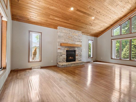 5th image of 255 Glacier Dr