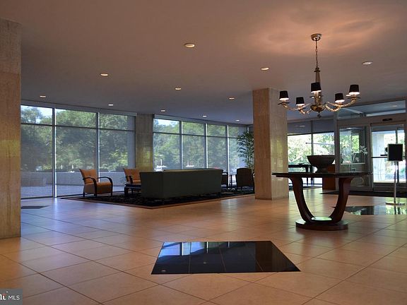 5th image of 10401 Grosvenor Pl APT 1615