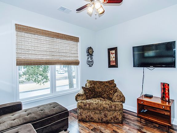 4th image of 2216 Dewees Creek Dr