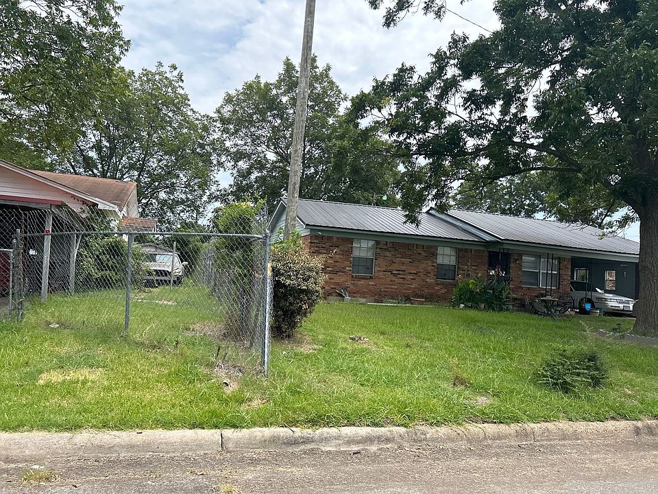 2nd image of 99 Lincoln Dr