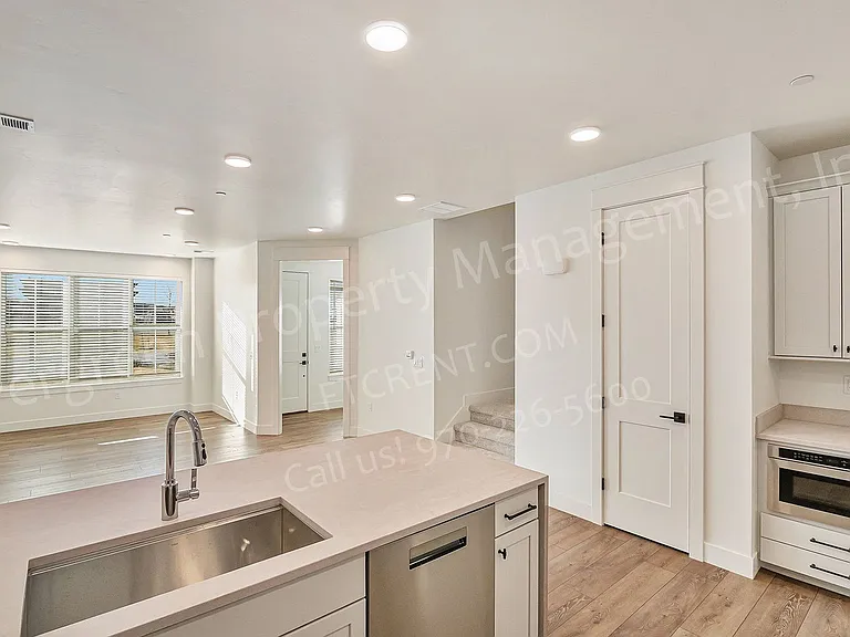 3045 E Trilby Rd #F26 — Photo 5