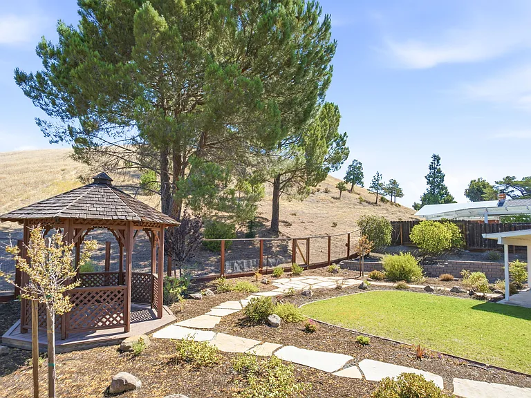 157 Regency Dr — Photo 20