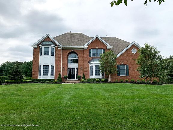3rd image of 4 Shady Tree Ln
