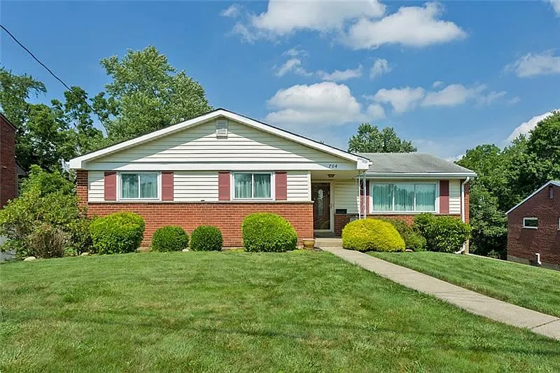 704 Macbeth Dr photo 1