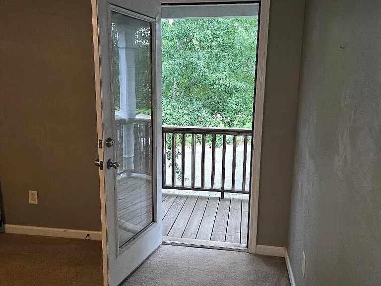 430 Bridgewater Way — Photo 3