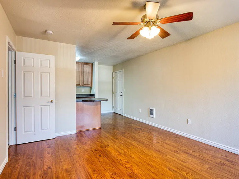 IMT Pleasant Hill — Photo 13