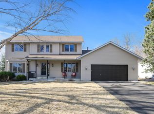 1030 Lake Susan Dr, Chanhassen, MN 55317