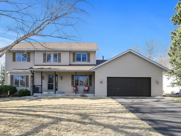 1030 Lake Susan Dr, Chanhassen, MN 55317