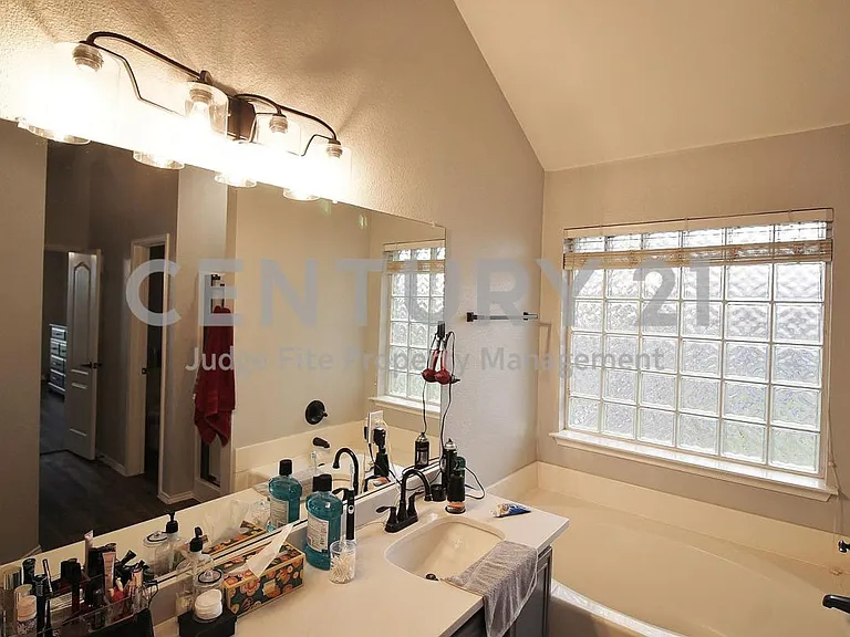 731 S Ridge Dr — Photo 6