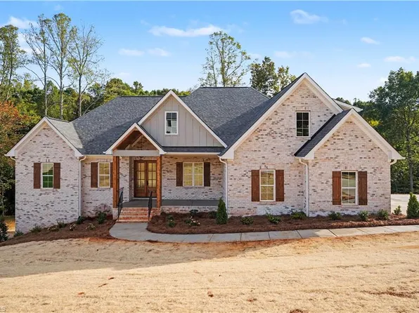 8205 Lulworth Dr, Stokesdale, NC 27357
