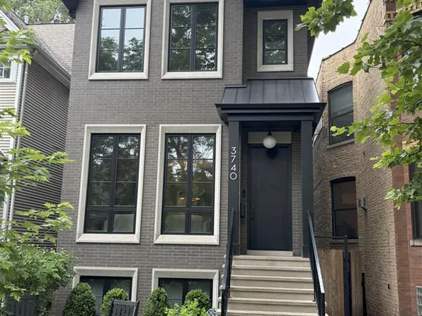 2034 W Melrose St, Chicago, IL 60657