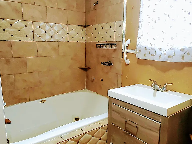 4338 Spring Ave — Photo 4